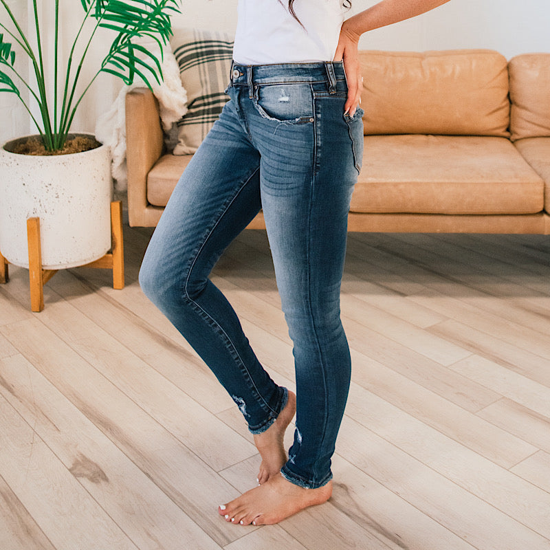 Jeans ajustados KanCan Ainsley ligeramente desgastados